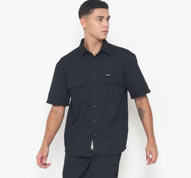 Spyderbilt kemeja lengan pendek Pria Bruns Men Shirt Planet Surf