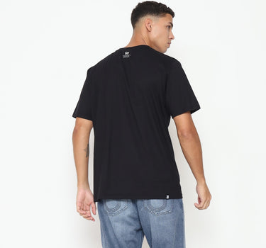Insight Kaos lengan pendek Pria Twisted Men Tee Planet Surf
