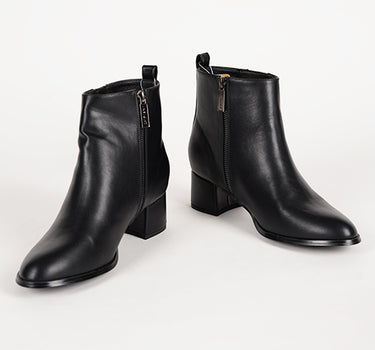 B INS ANKLE BOOTS  BLACK